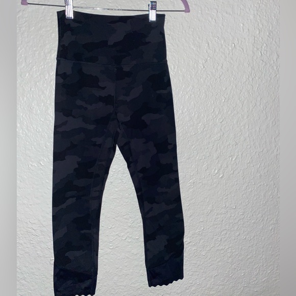 Lululemon Camouflage Leggings - Picture 9 of 9